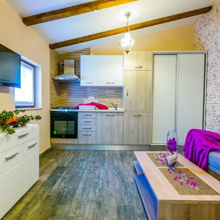 Lovely Holiday Home In Fazana With Swimming Pool Holiday home Stinjan
