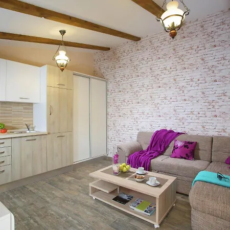 Holiday home Lovely Holiday Home In Fazana With Swimming Pool *