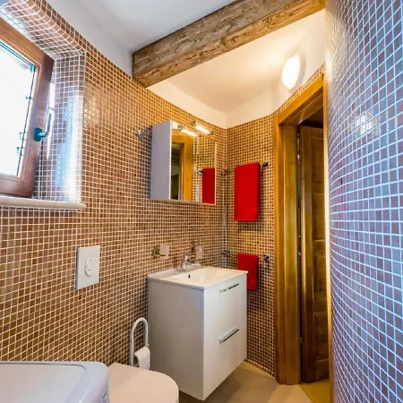 Lovely Holiday Home In Fazana With Swimming Pool *