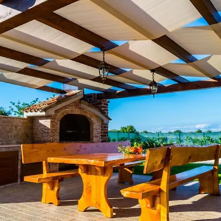 Lovely Holiday Home In Fazana With Swimming Pool Holiday home Stinjan