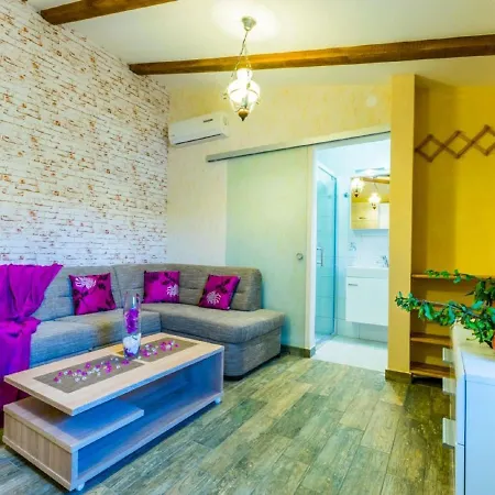 Lovely Holiday Home In Fazana With Swimming Pool Holiday home Stinjan