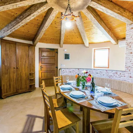 Holiday home Lovely Holiday Home In Fazana With Swimming Pool *