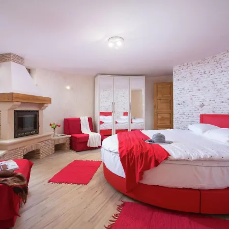 Lovely Holiday Home In Fazana With Swimming Pool