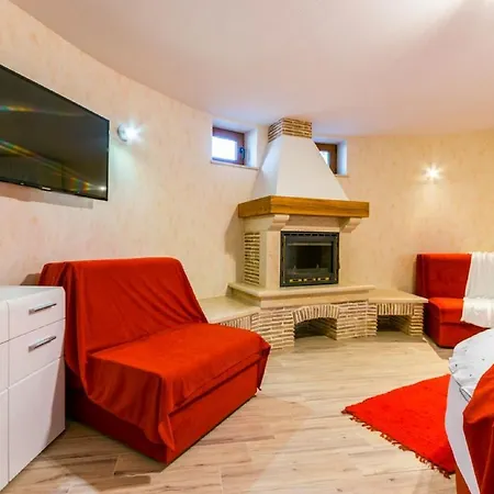 Lovely Holiday Home In Fazana With Swimming Pool Holiday home *